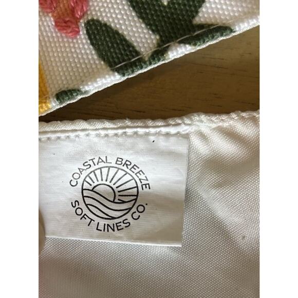 Vibrant Spring Lemons Butterfly Cottage Floral 72” Table Runner Textured Crochet - Picture 5 of 16